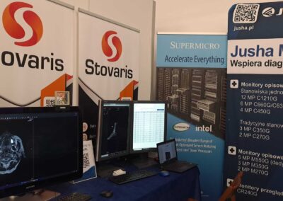 Dynamiczne rozmowy o innowacjach IT w medycynie na stoisku Jusha i Stovaris